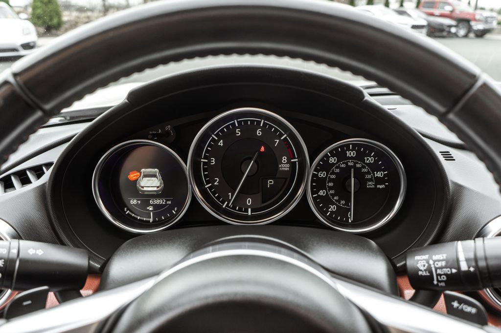 Used 2019 MAZDA MX-5 Miata RF Grand Touring RWD image 15