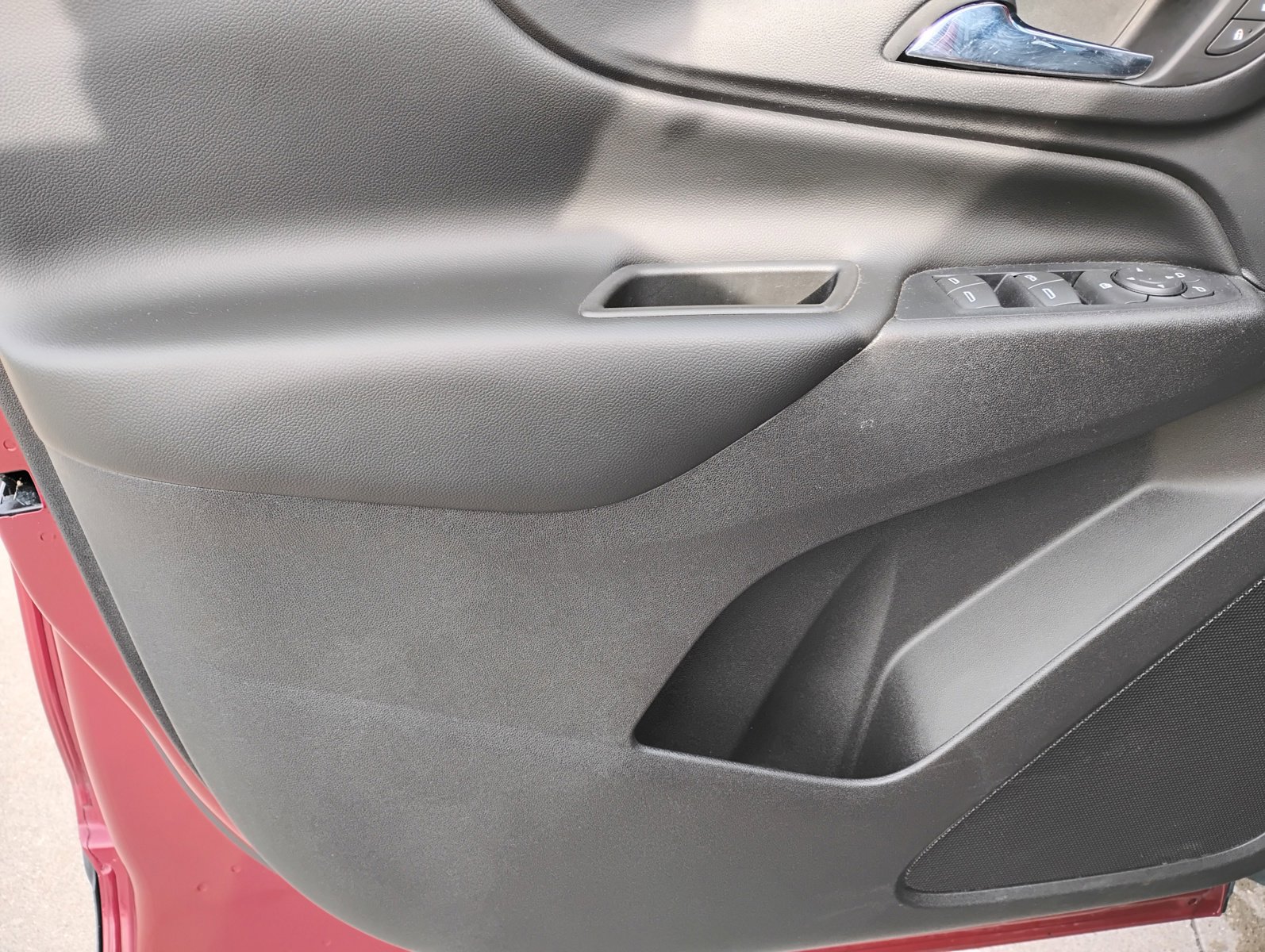 Used 2018 Chevrolet Equinox LT image 14