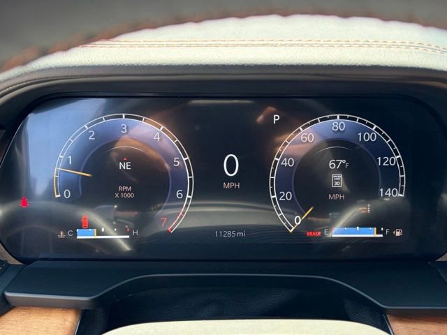 Used 2023 Jeep Grand Cherokee Summit AWD/4WD image 19