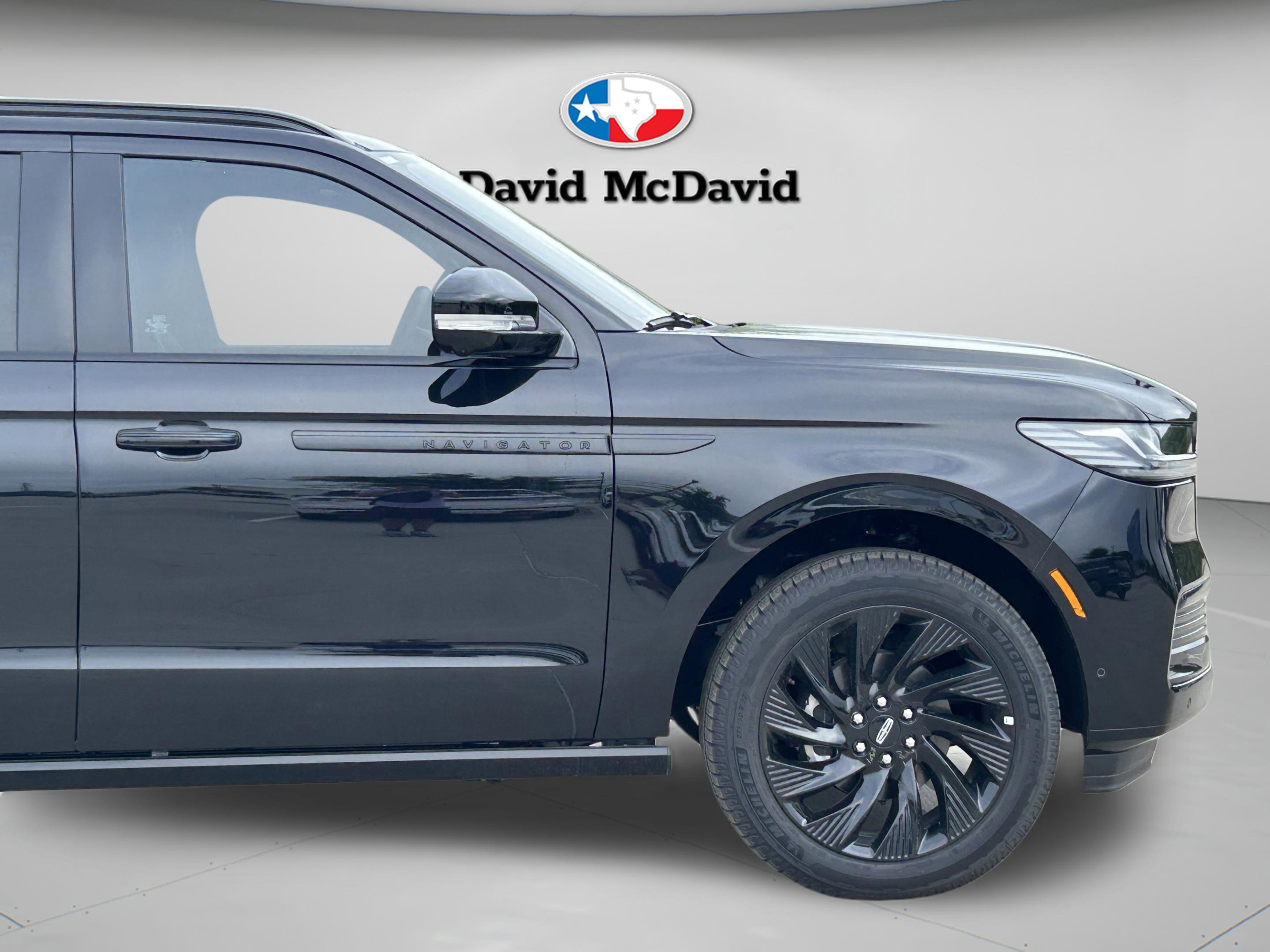 New 2025 Lincoln Navigator L Reserve w/ Jet Appearance Package image 31