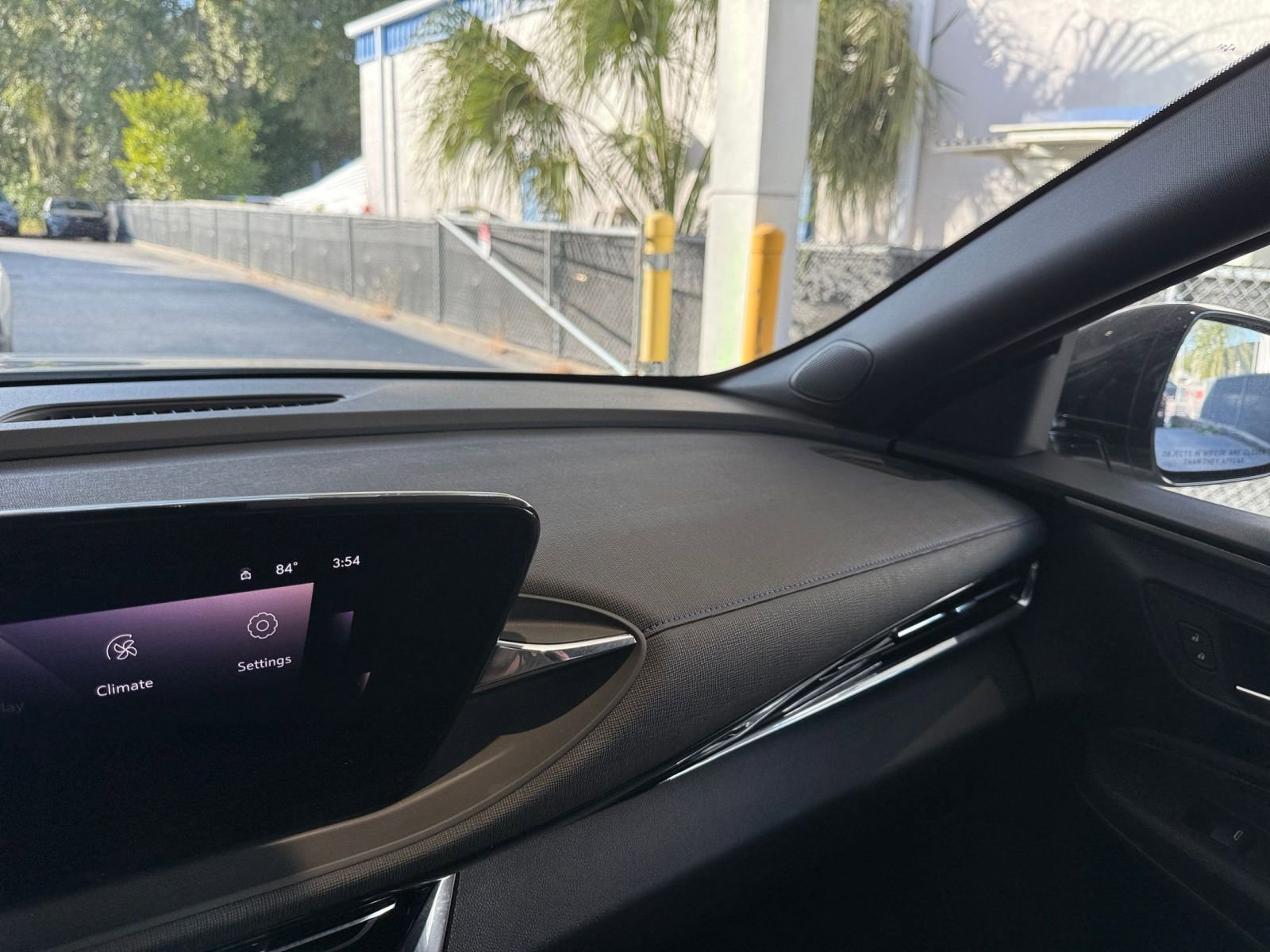 Used 2025 Buick Envista Sport Touring image 35