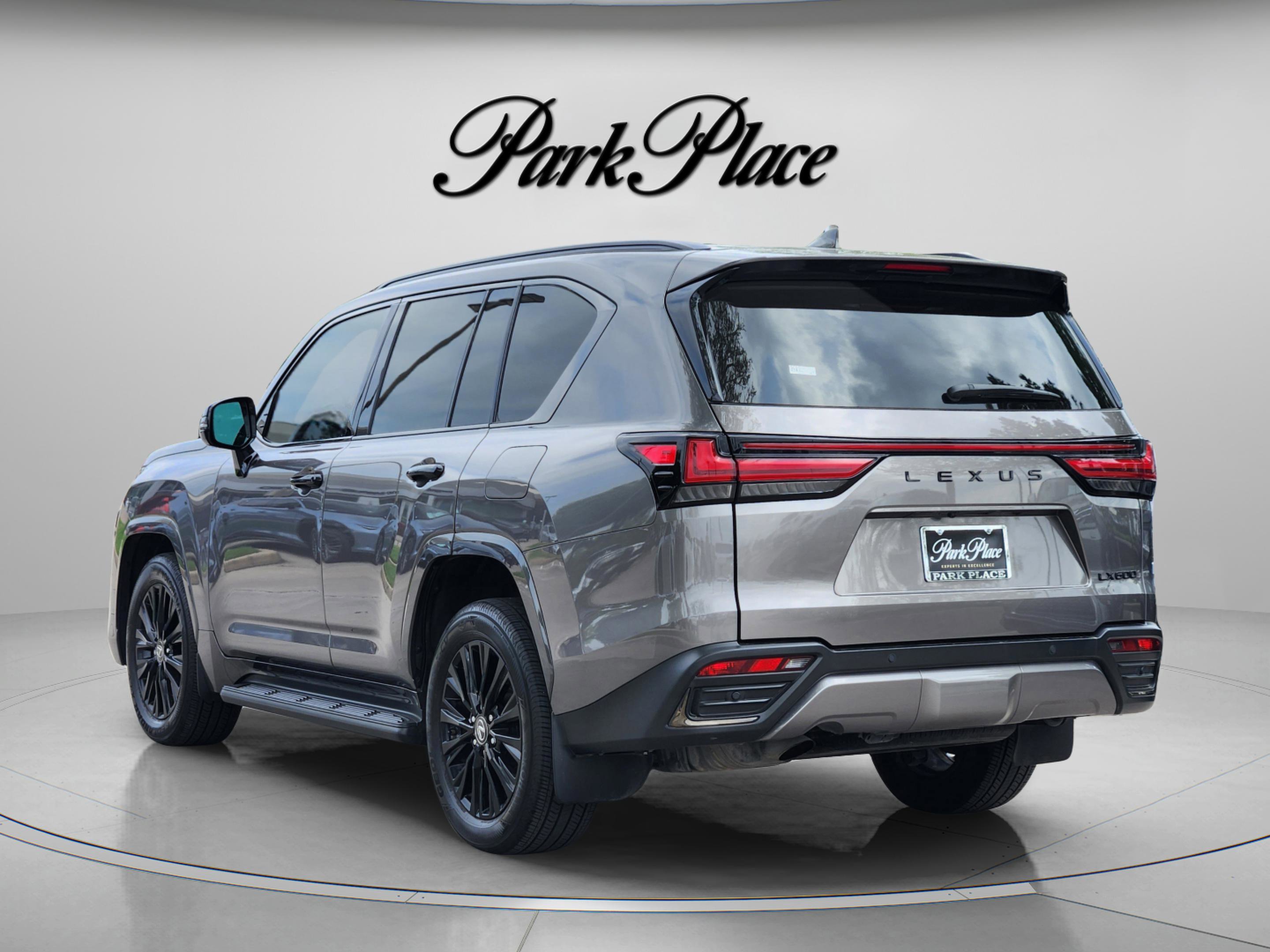 Used 2023 Lexus LX 600 4WD w/ Appearance Package image 3