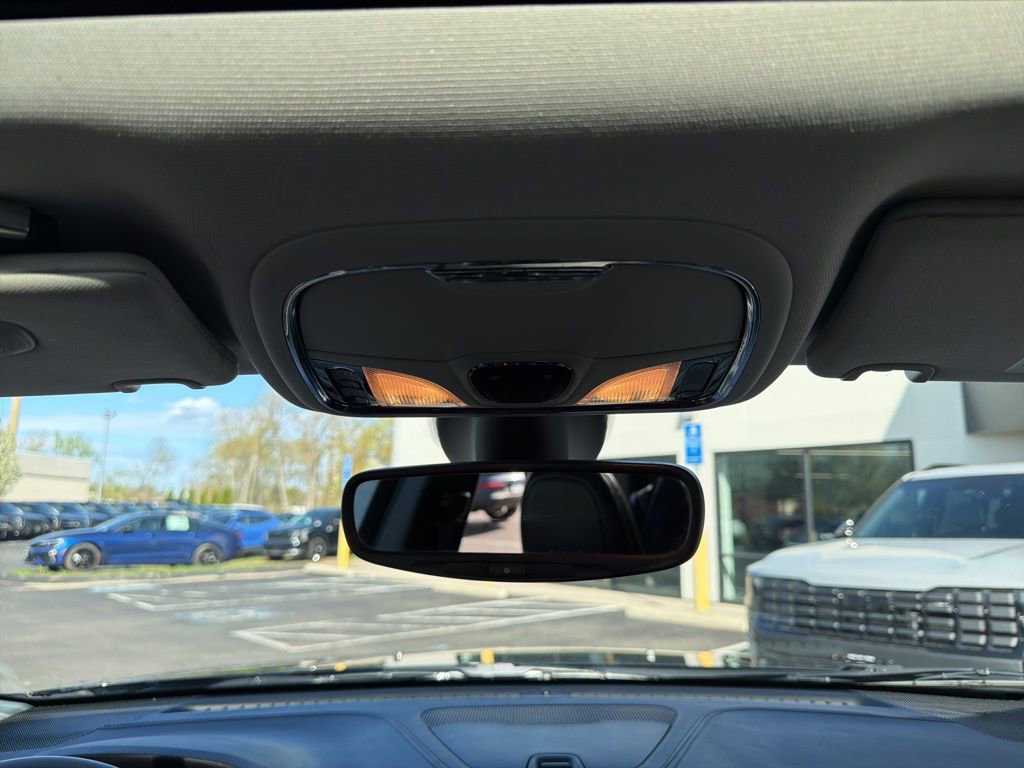 Used 2019 Jeep Cherokee Latitude Plus w/ Comfort/Convenience Group image 25