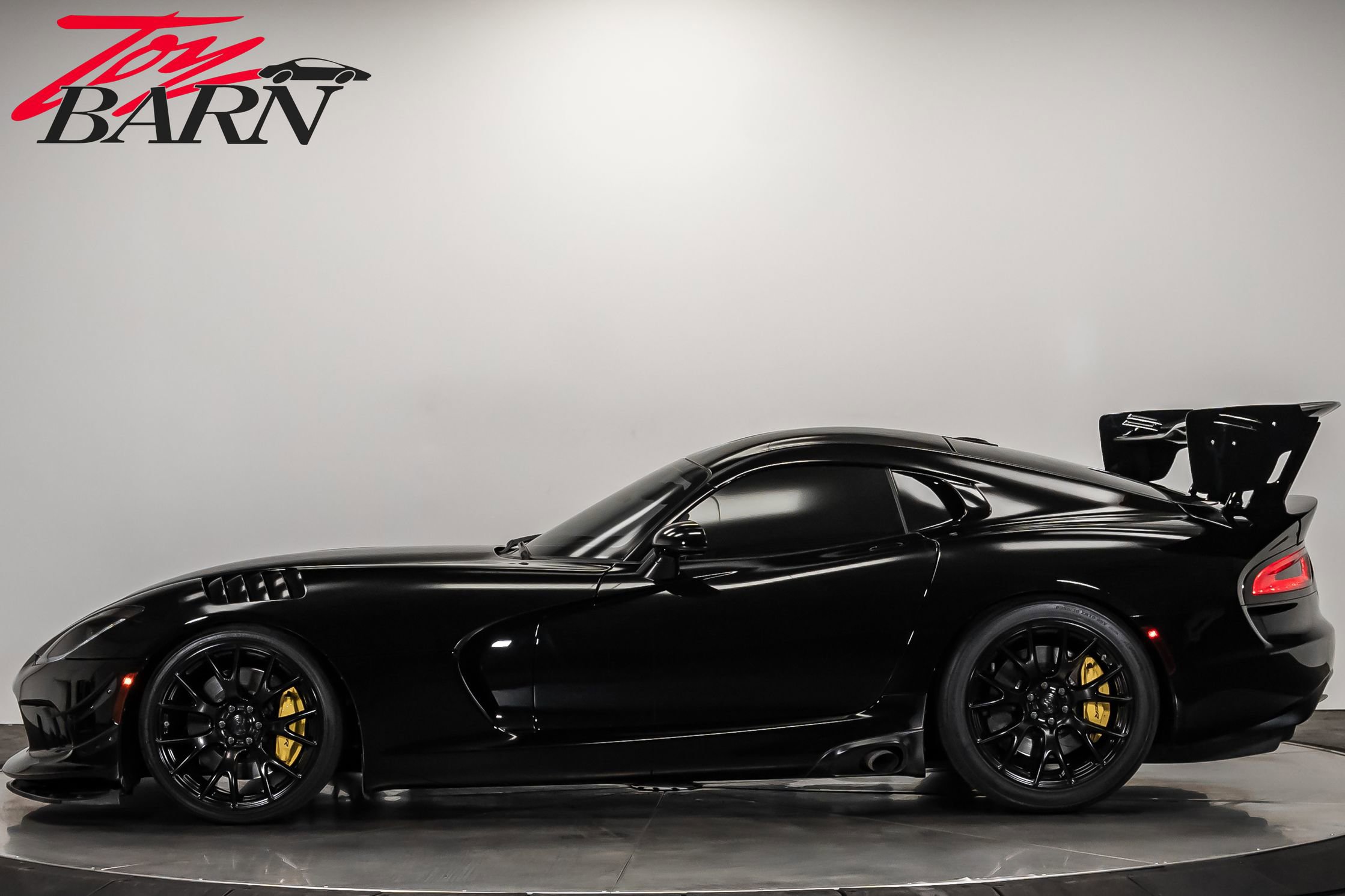 Used 2017 Dodge Viper GTC w/ ACR Package video 2