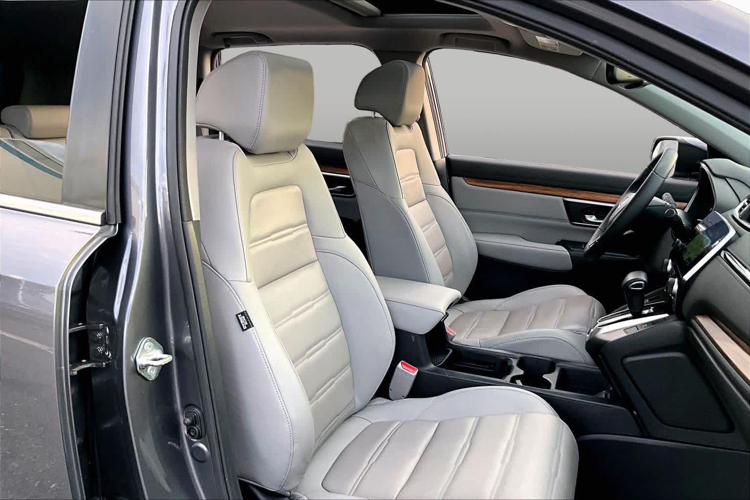 Used 2017 Honda CR-V Touring image 9