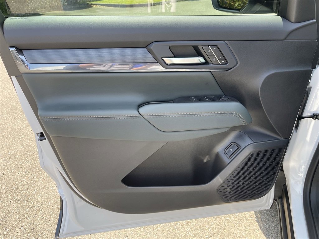 New 2026 GMC Terrain AT4 w/ Convenience Package III image 23