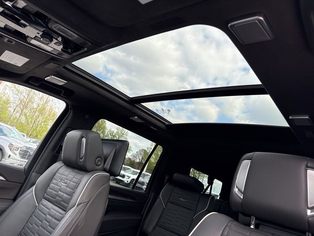 Used 2025 Cadillac Escalade ESV Sport Platinum w/ LPO, Floor Liner Package image 11