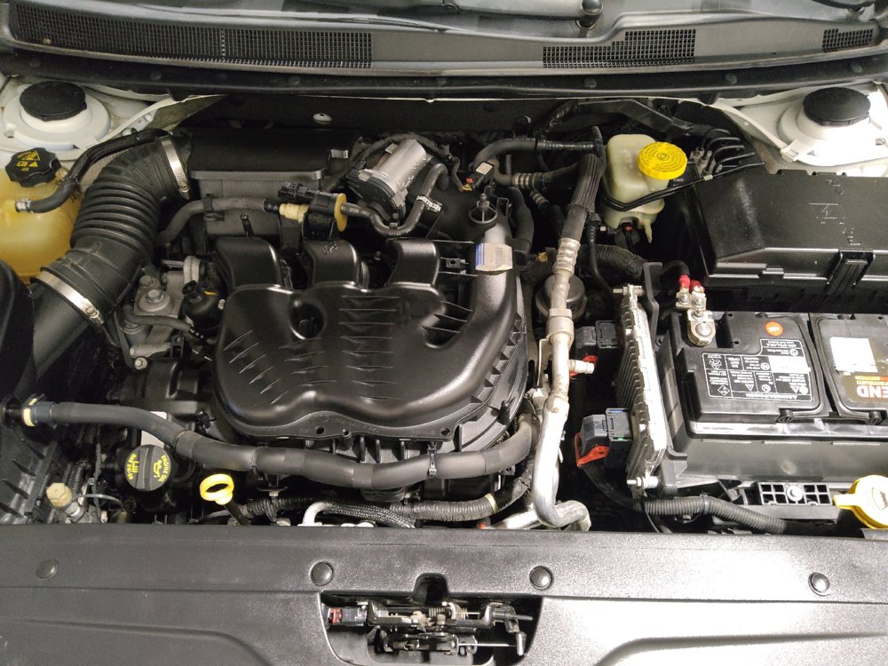 Used 2015 Chrysler 200 C FWD image 30