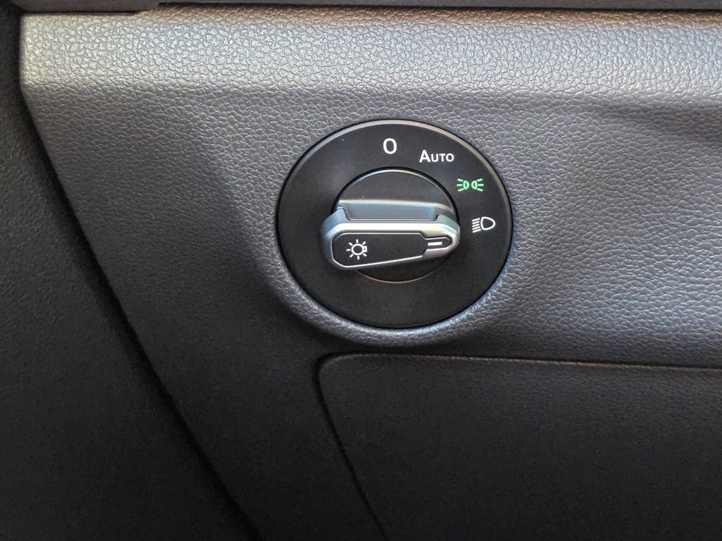 Used 2024 Volkswagen Jetta S image 39