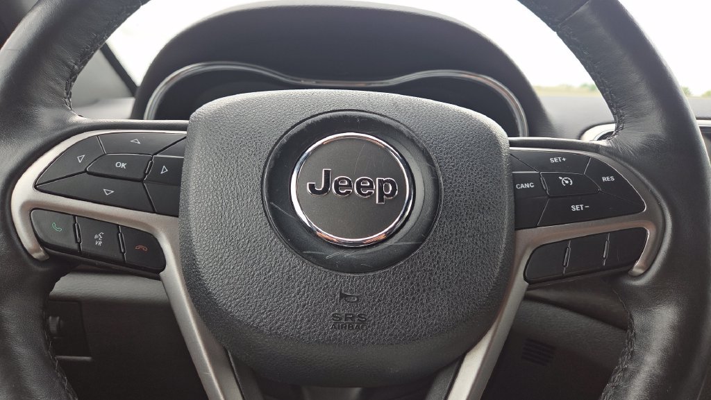 Used 2018 Jeep Grand Cherokee Altitude AWD/4WD image 18