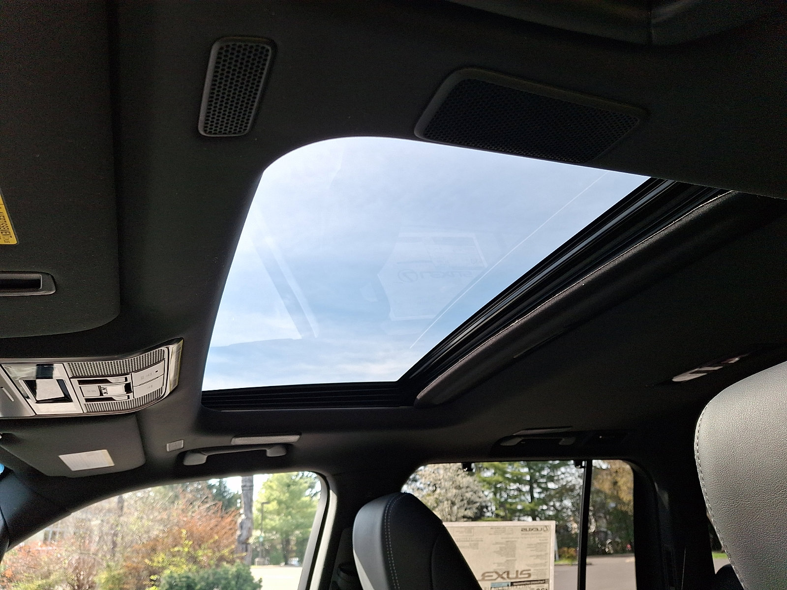 New 2026 Lexus LX 700h Luxury AWD/4WD image 10