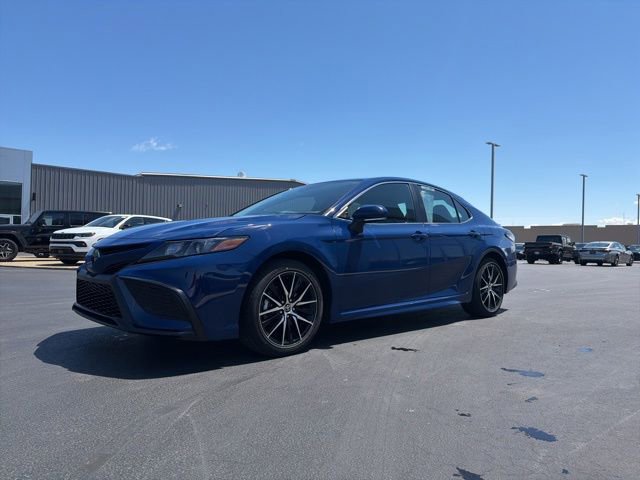 Used 2023 Toyota Camry SE FWD image 3