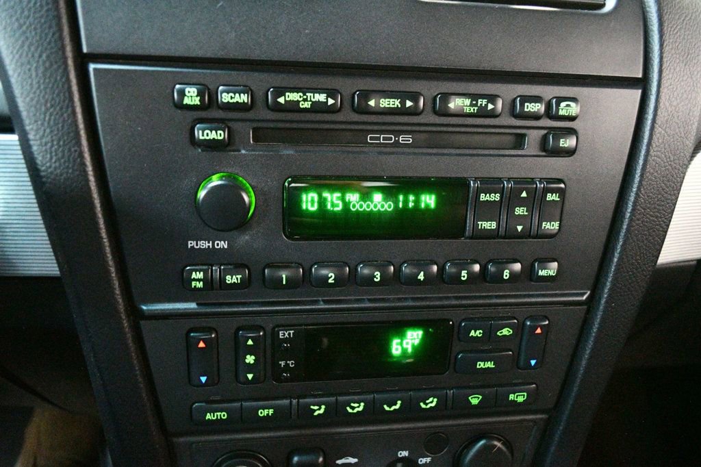 Used 2004 Ford Thunderbird RWD image 34