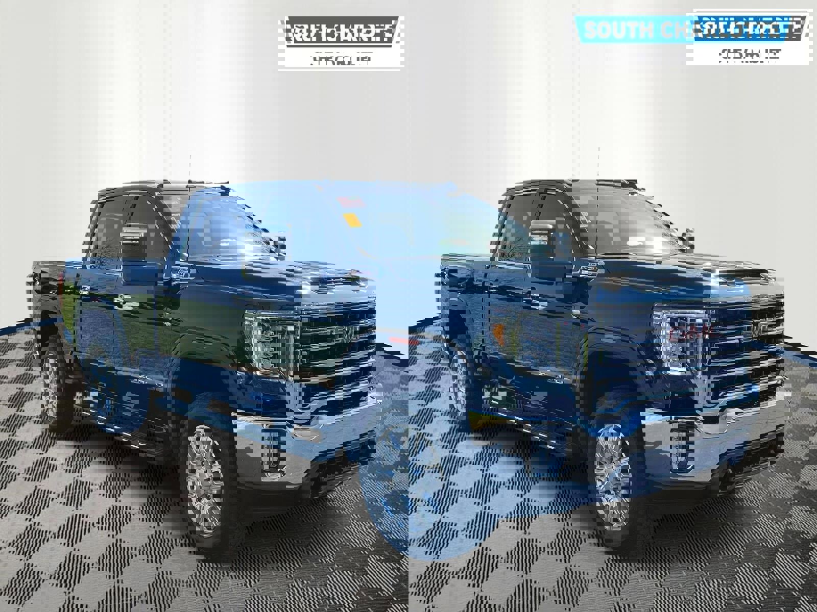 Used 2023 GMC Sierra 2500 SLT w/ SLT Convenience Package image 3