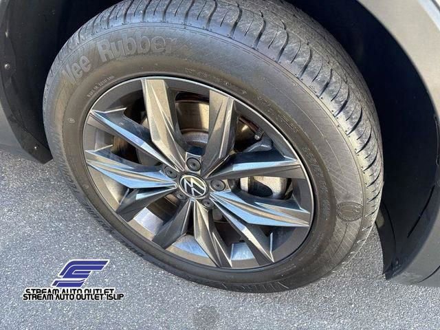 Used 2023 Volkswagen Tiguan SE image 15