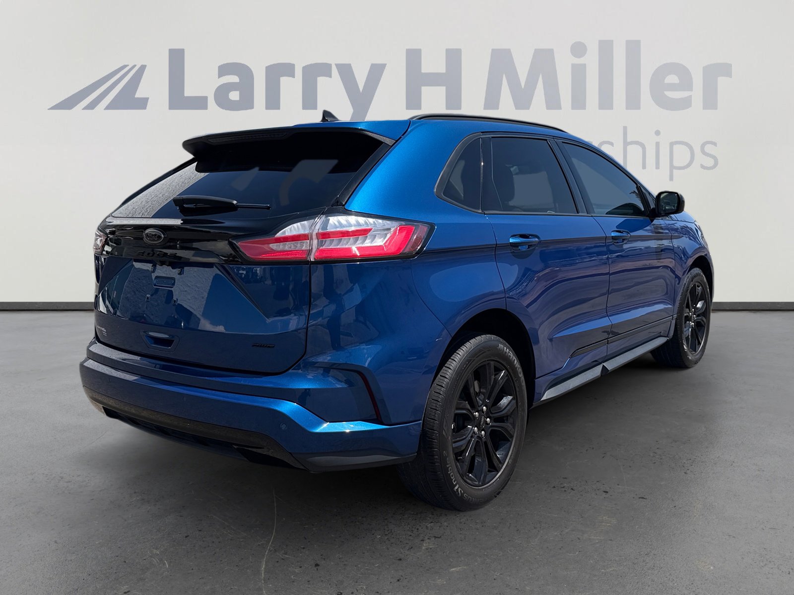 Used 2023 Ford Edge SE w/ Black Appearance Package AWD/4WD image 5