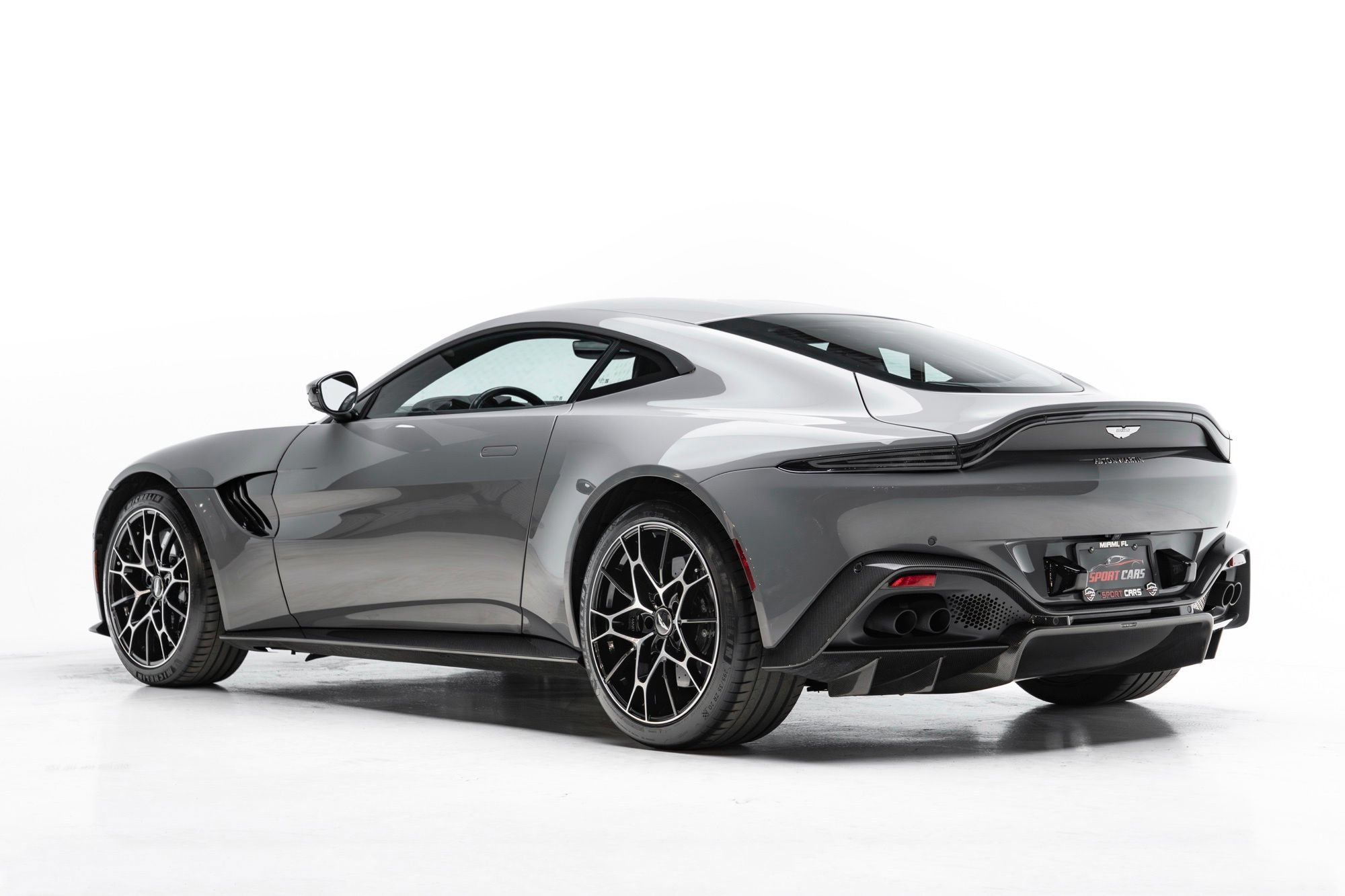Used 2020 Aston Martin V8 Vantage AMR RWD image 10