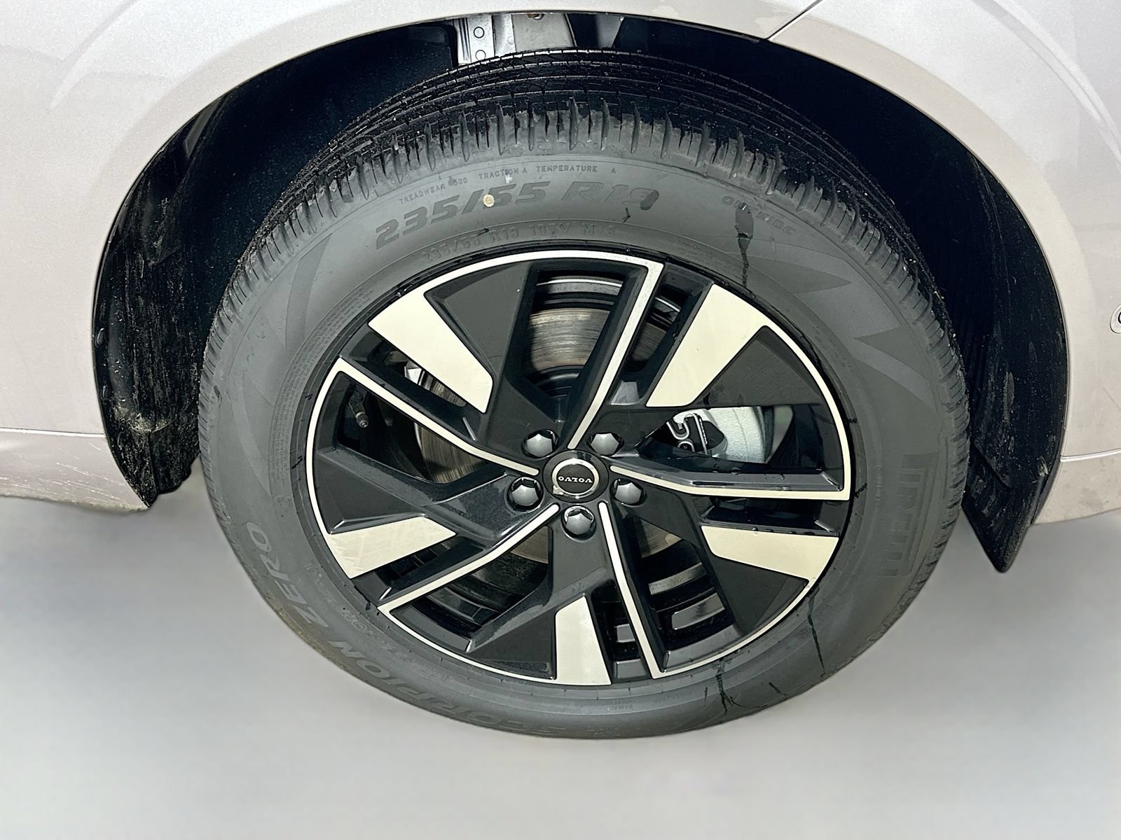 New 2026 Volvo XC60 B5 Plus w/ Protection Package Premier AWD/4WD image 10
