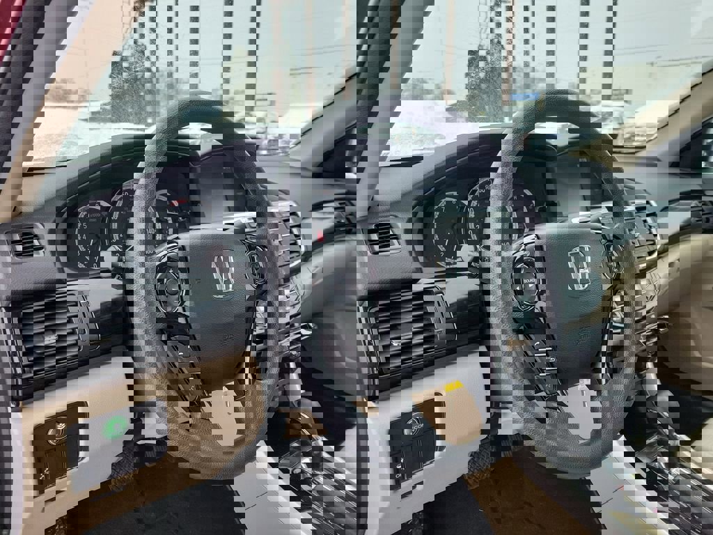 Used 2017 Honda Accord LX image 17