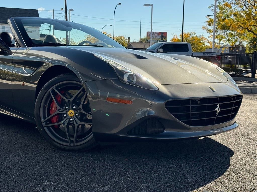 Used 2016 Ferrari California T image 34