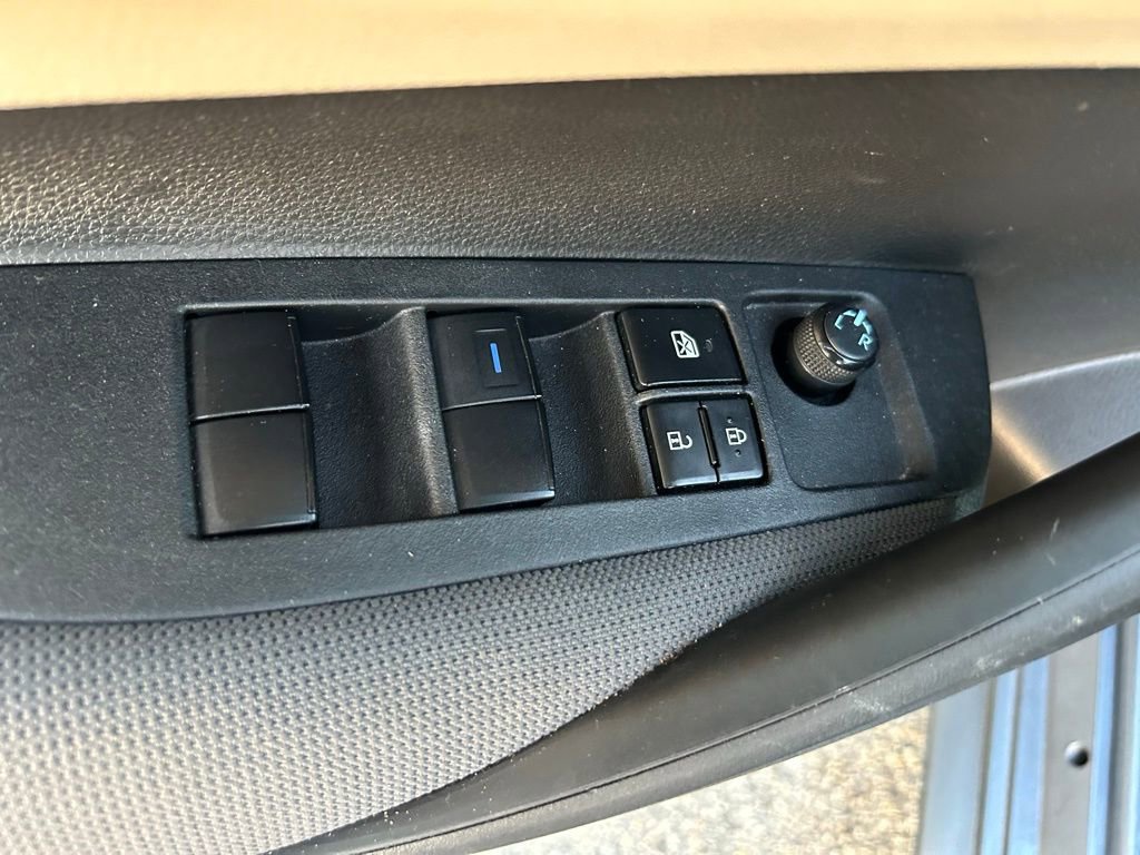 Used 2022 Toyota Corolla LE FWD image 16