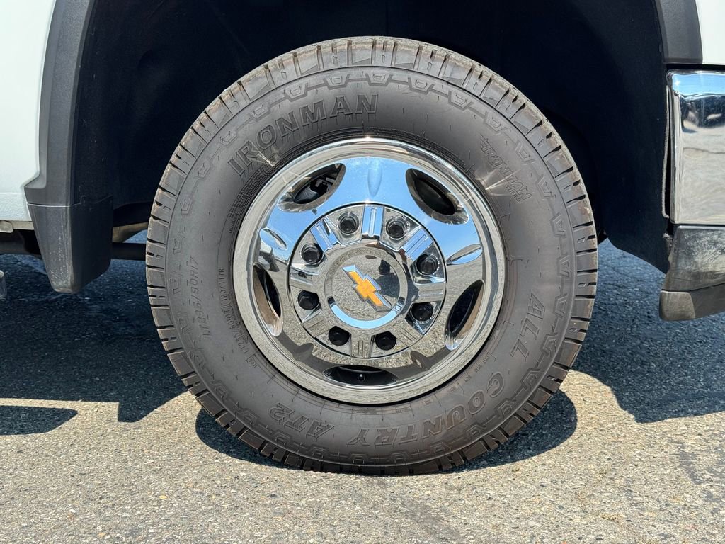 Used 2024 Chevrolet Silverado 3500 LT image 9