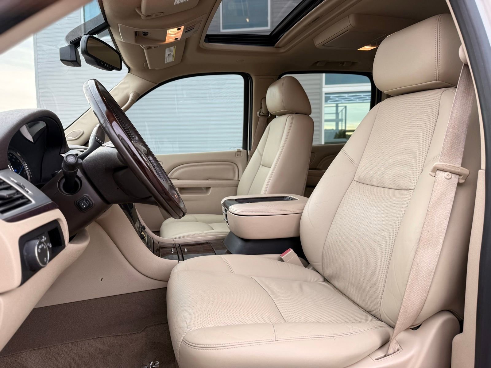 Used 2012 Cadillac Escalade ESV Luxury image 14