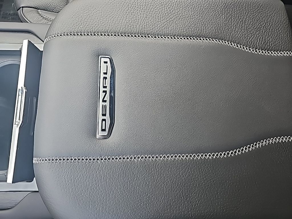 Used 2026 GMC Yukon XL Denali w/ Sun & Power Step Package image 31