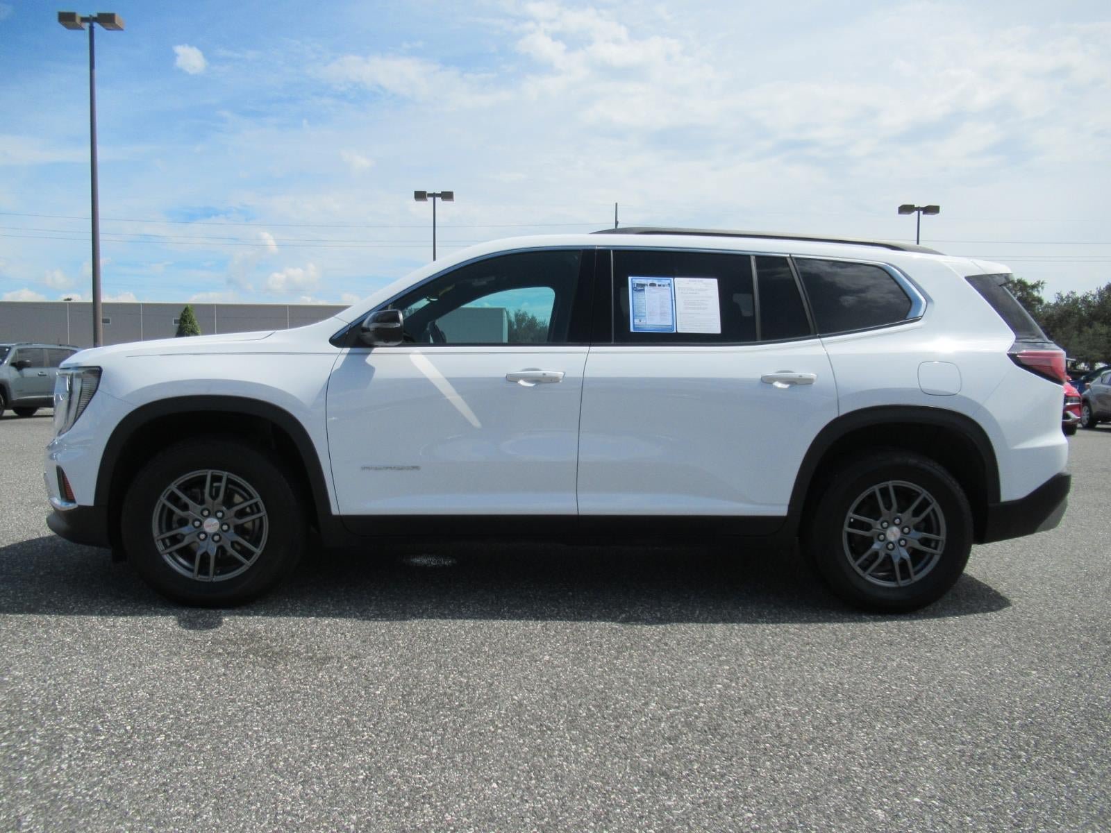 Used 2025 GMC Acadia Elevation FWD image 4
