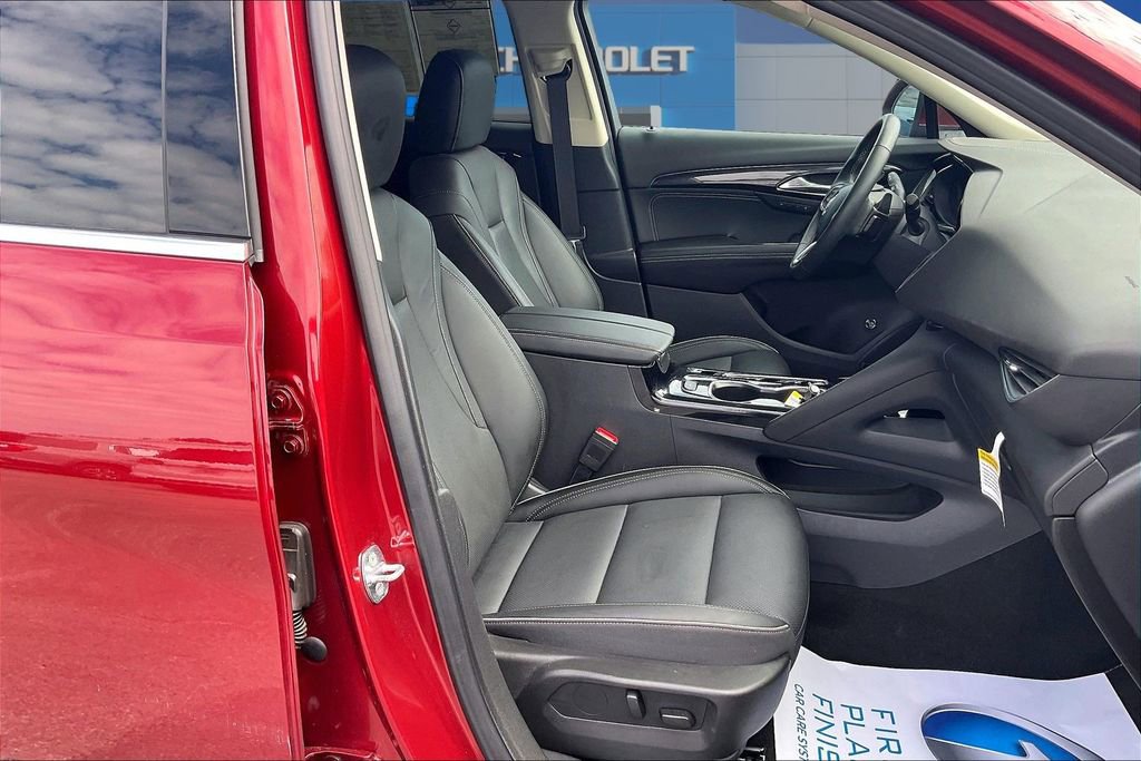 Used 2023 Buick Envision Essence FWD image 28