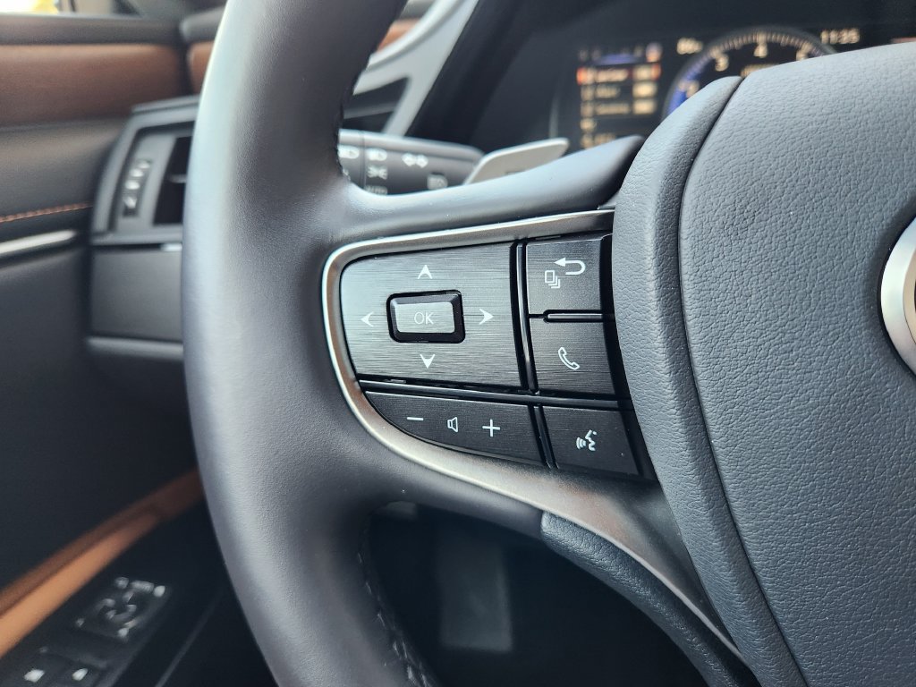 Certified 2025 Lexus ES 350 w/ Premium Package FWD image 27