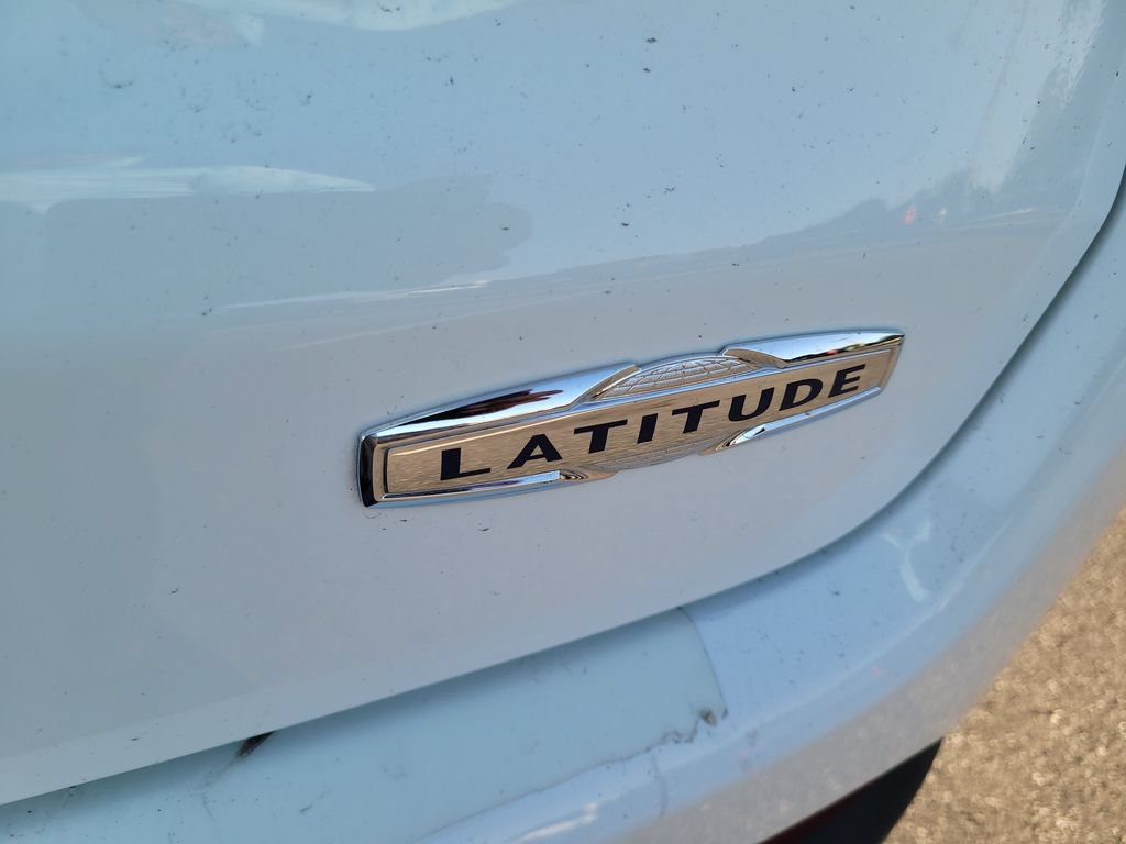 Certified 2025 Jeep Compass Latitude AWD/4WD image 7