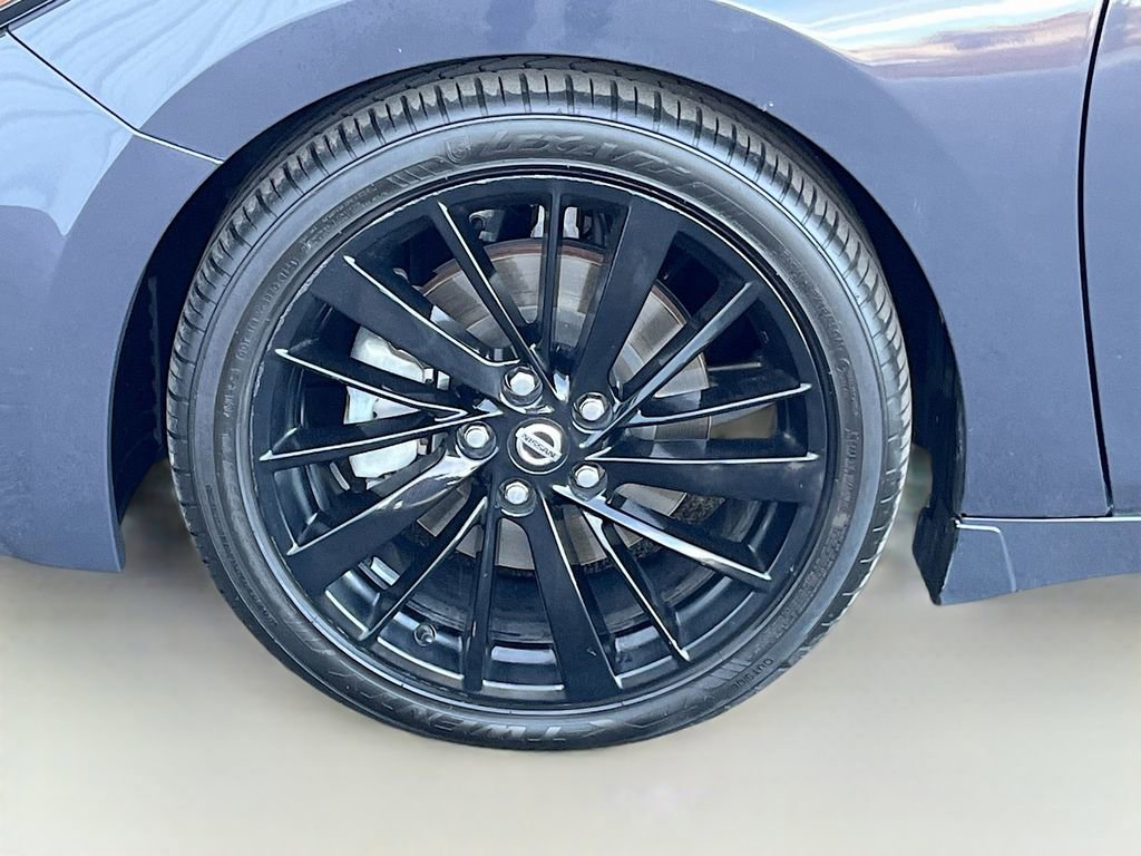 Used 2021 Nissan Maxima Platinum w/ 40th Anniversary Package FWD image 34