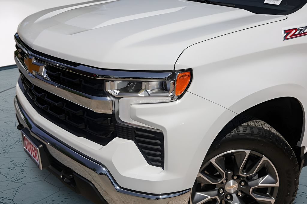 Used 2025 Chevrolet Silverado 1500 LT w/ Texas Edition Plus AWD/4WD image 3