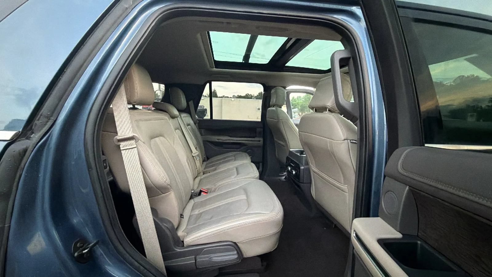 Used 2018 Ford Expedition Limited w/ Equipment Group 301A AWD/4WD image 54