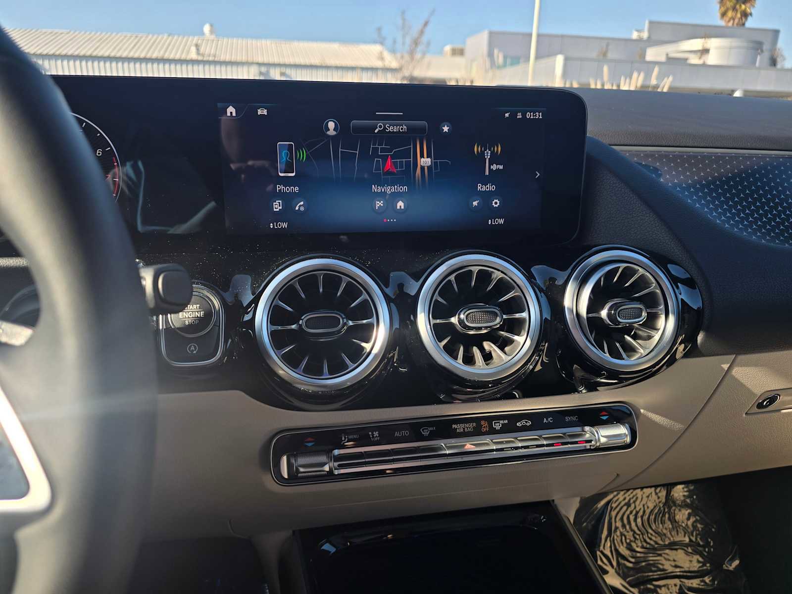 Used 2025 Mercedes-Benz GLA 250 4MATIC image 27