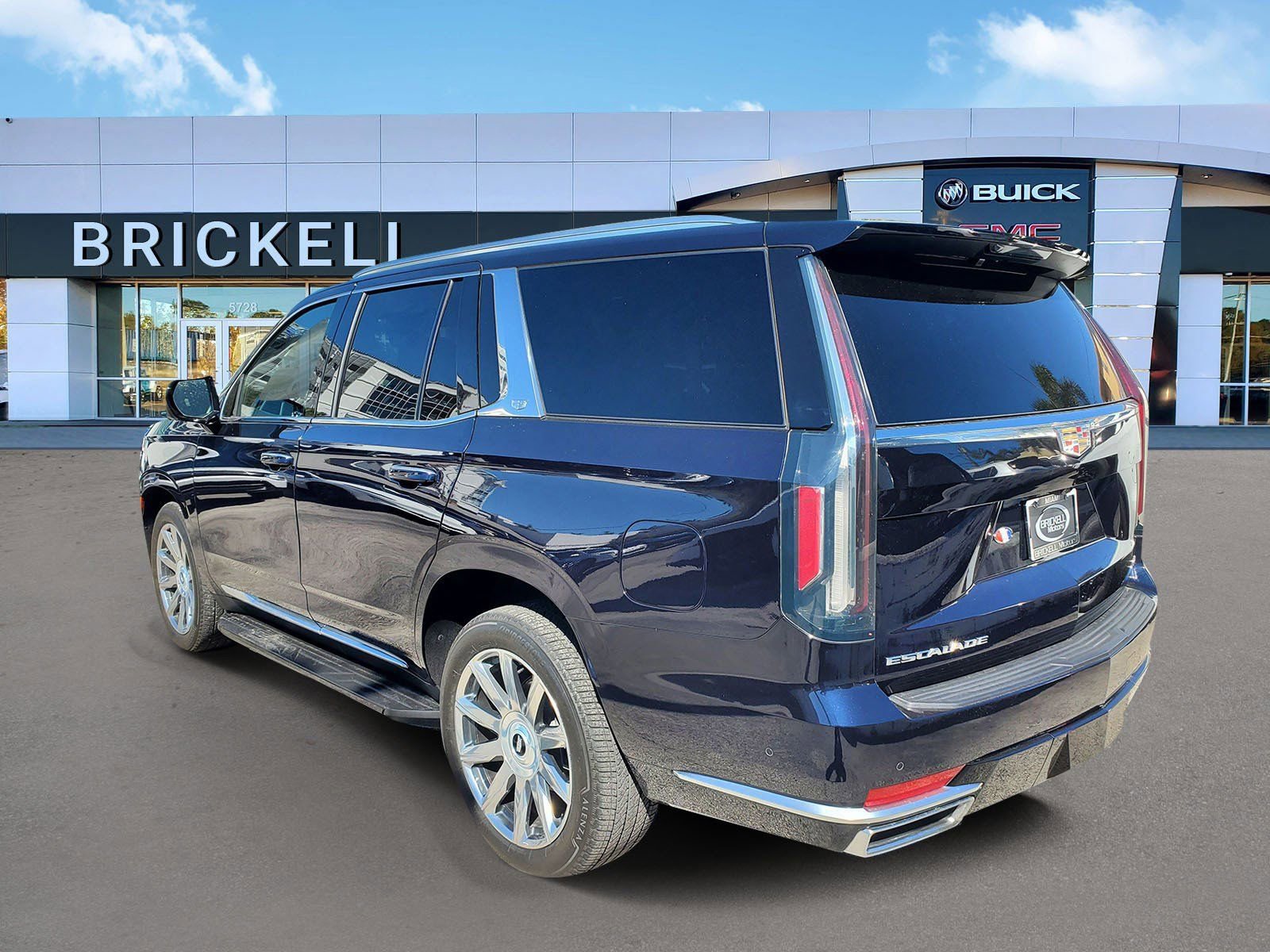 Used 2024 Cadillac Escalade Premium Luxury Platinum image 4