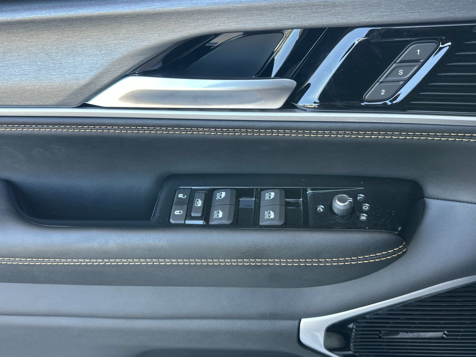 New 2026 Jeep Grand Wagoneer 4WD image 11