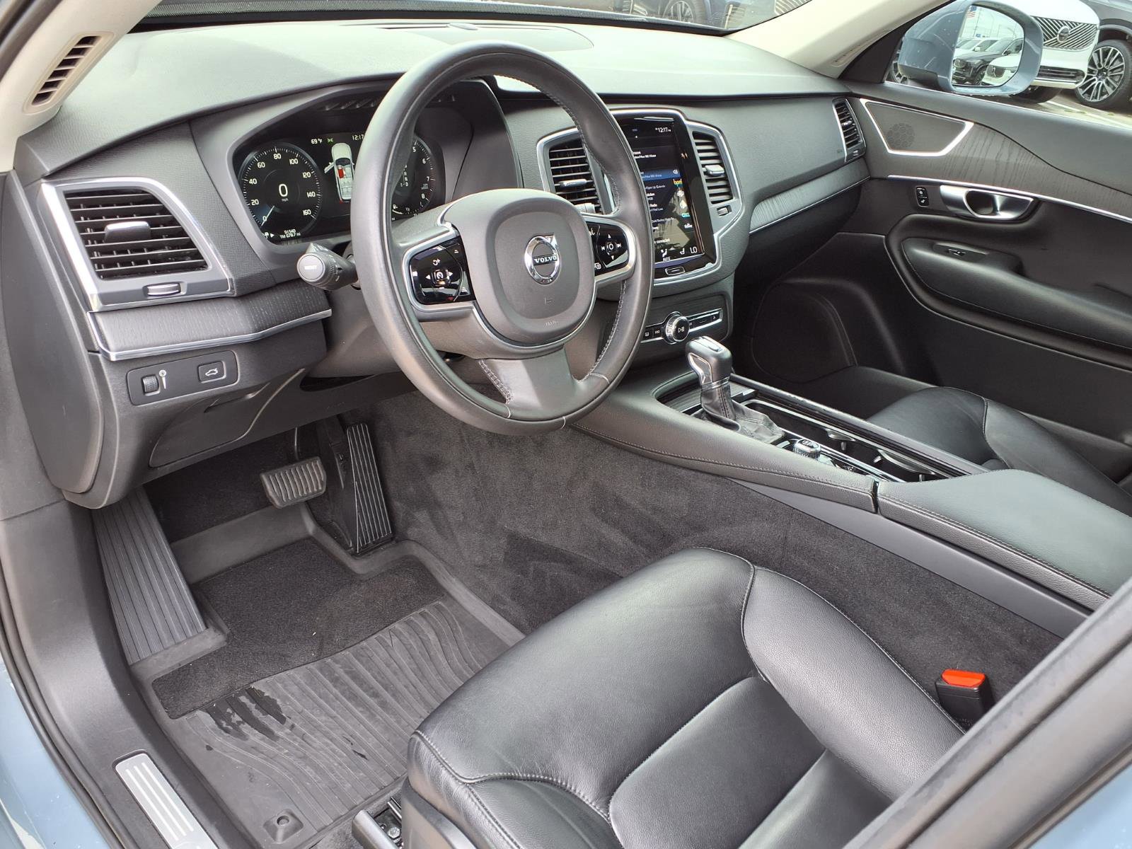 Used 2020 Volvo XC90 T5 Momentum w/ Protection Package Premier image 20