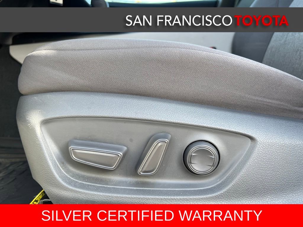 Certified 2018 Toyota Camry LE image 12