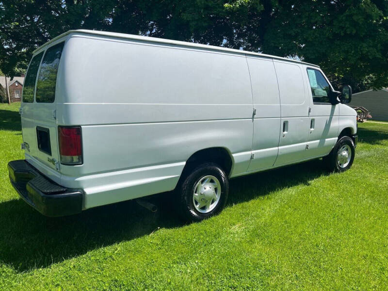 Used 2014 Ford E-250 and Econoline 250 Extended w/ Commercial Cargo Van Package RWD image 5