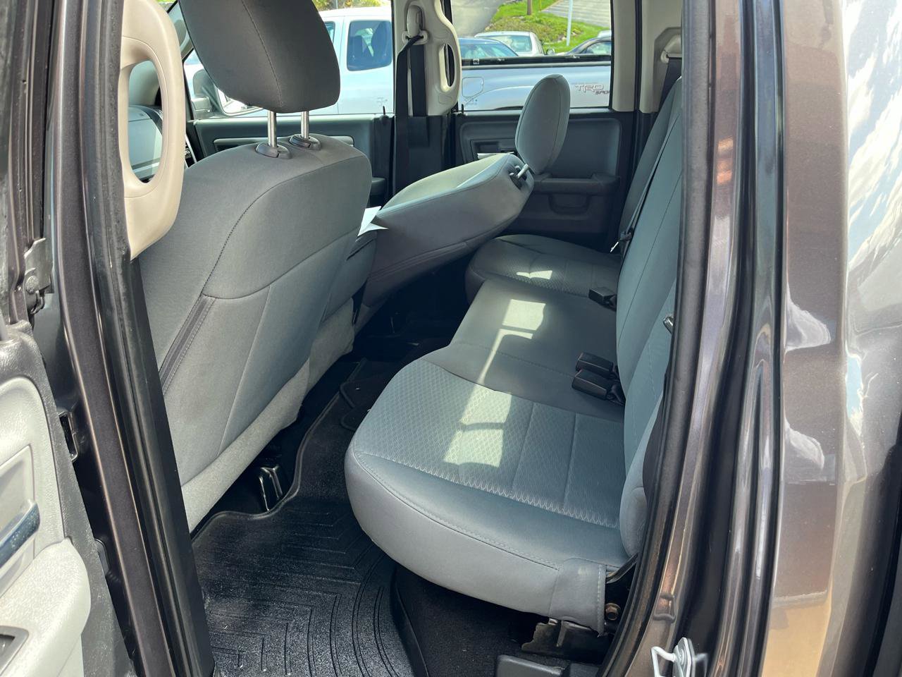 Used 2016 RAM 1500 Classic SLT AWD/4WD image 24