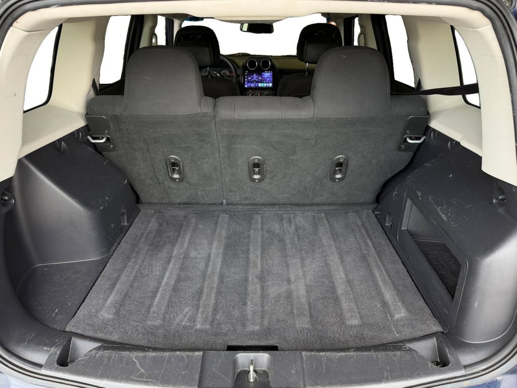 Used 2016 Jeep Patriot Sport w/ Tire & Wheel Group FWD image 13
