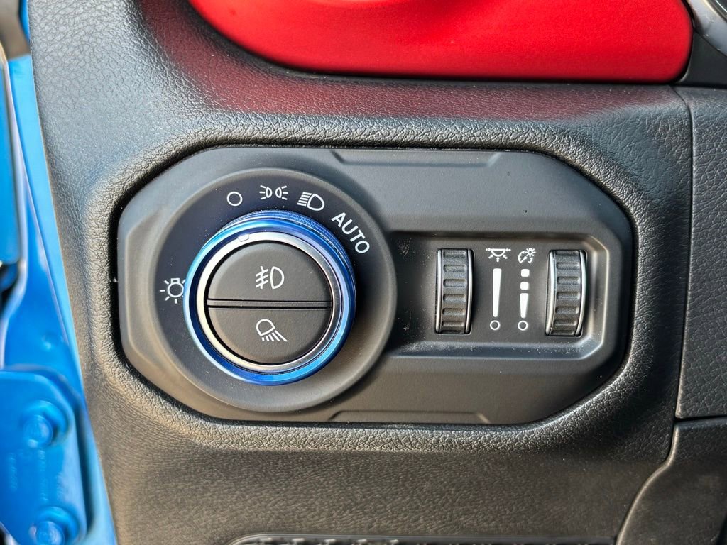Used 2021 Jeep Gladiator Rubicon AWD/4WD image 23
