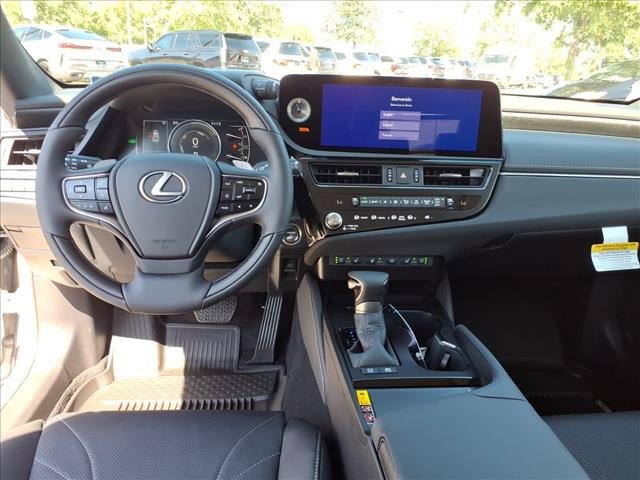 New 2025 Lexus ES 300h Ultra Luxury image 14