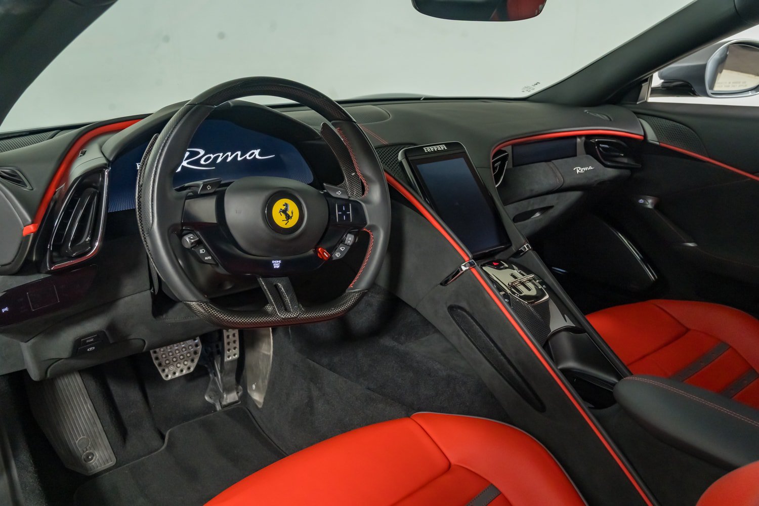 Used 2022 Ferrari Roma RWD image 18