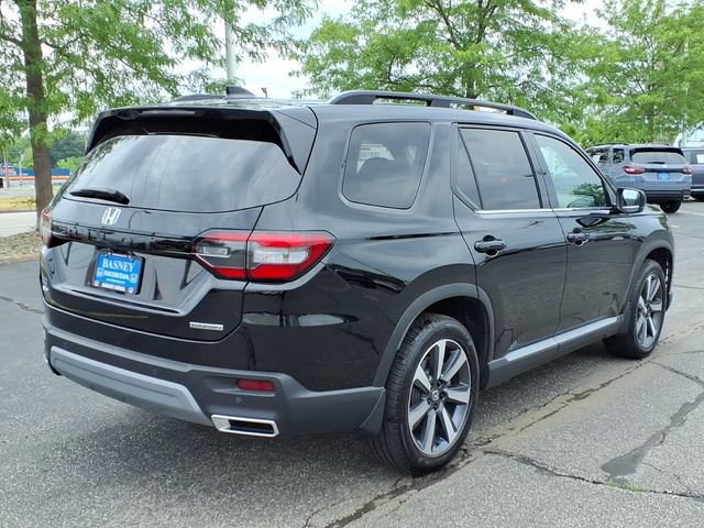 Certified 2025 Honda Pilot Touring image 10