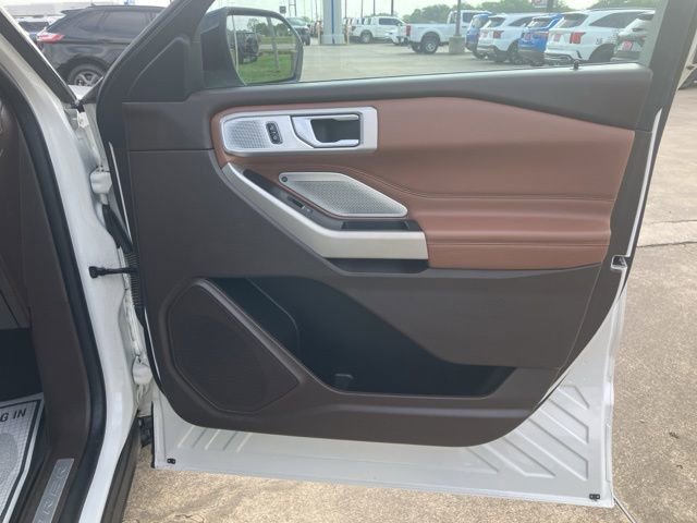 Used 2022 Ford Explorer King Ranch w/ Technology Package AWD/4WD image 14