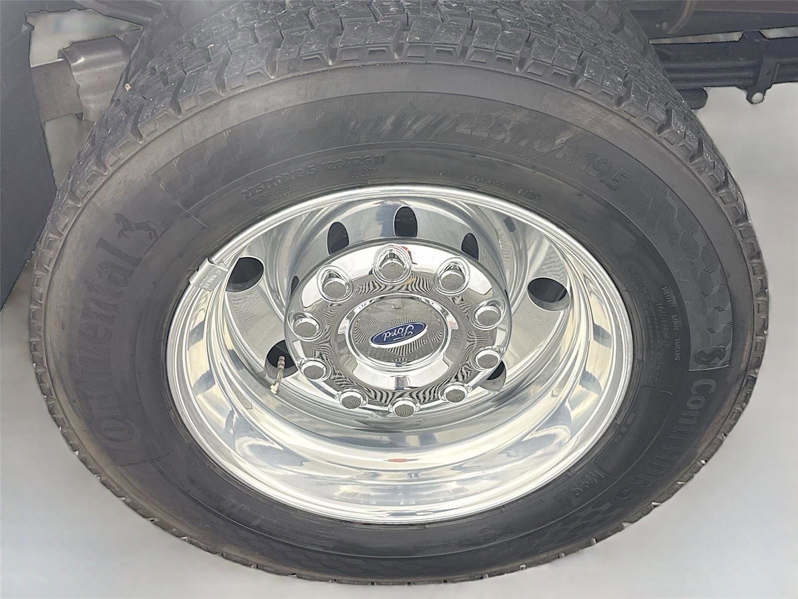 Used 2025 Ford F450 Platinum w/ FX4 Off-Road Package AWD/4WD image 26