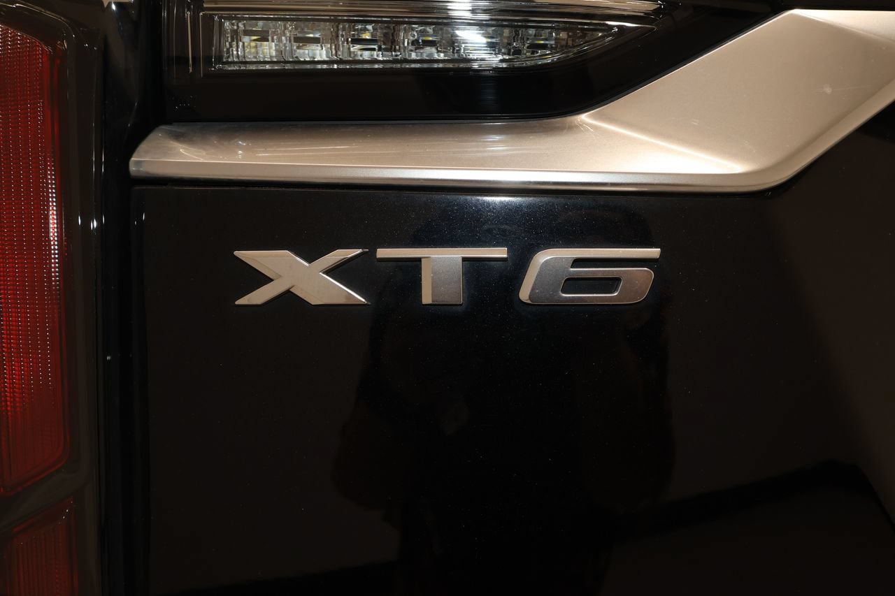 Used 2024 Cadillac XT6 Sport w/ Platinum Package AWD/4WD image 37